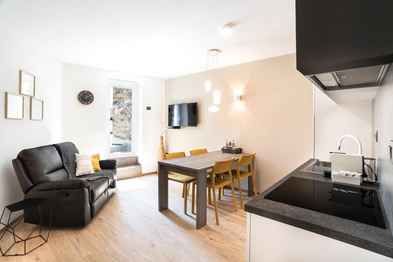 Capraria Appartments In Historic Center, With Private Parking *