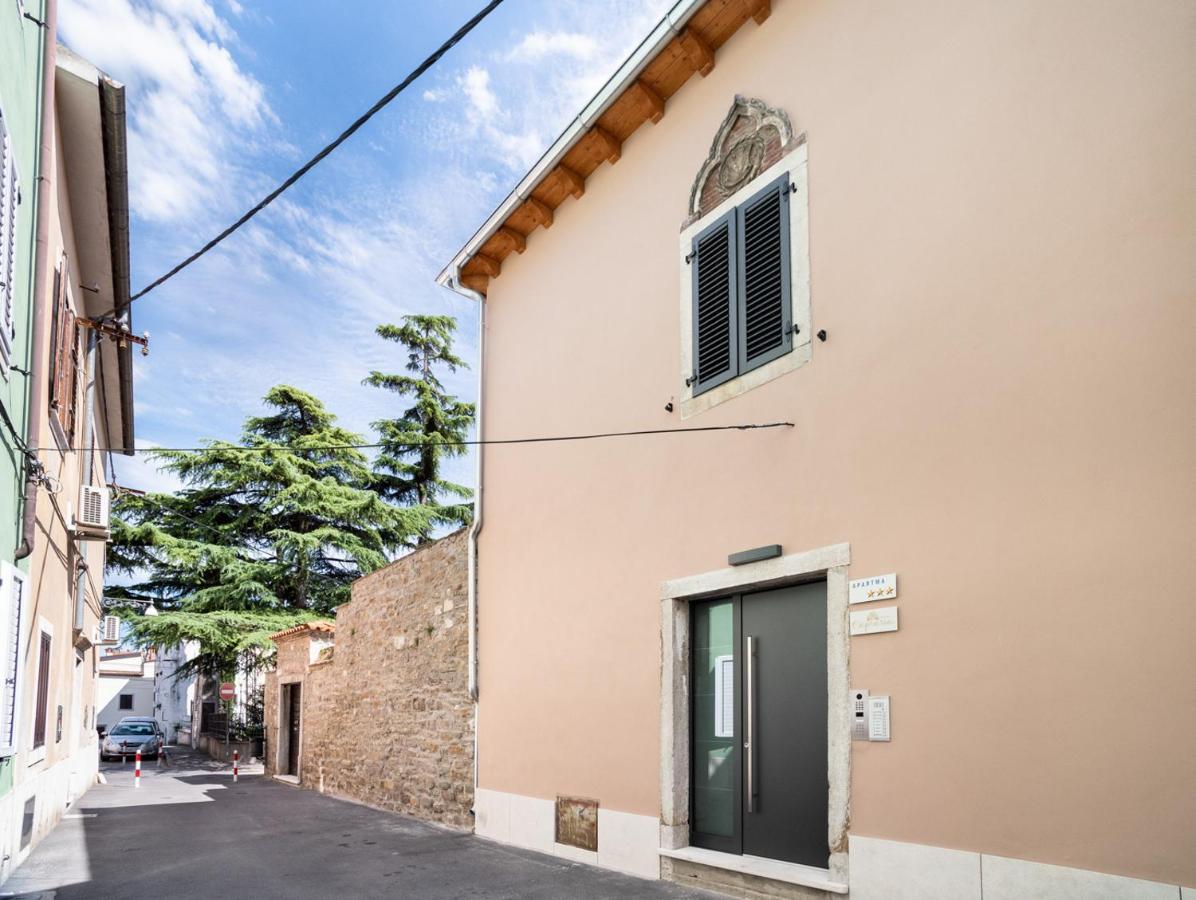 Capraria Appartments In Historic Center, With Private Parking