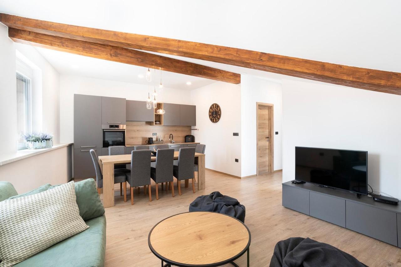 Capraria Appartments In Historic Center, With Private Parking *